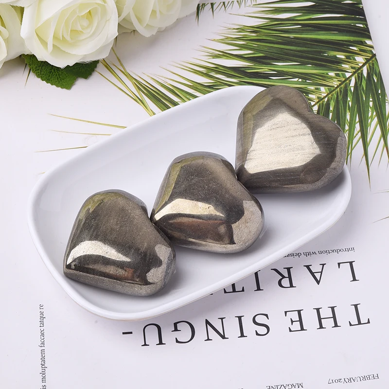 1pc Pyrite Heart spiritual Healing Crystals Modern Decor Meditation Crystal Healing Stones for souvenir gift 
1pc Pyrite Heart spiritual Healing Crystals Modern Decor Meditation Crystal Healing Stones for souvenir gift