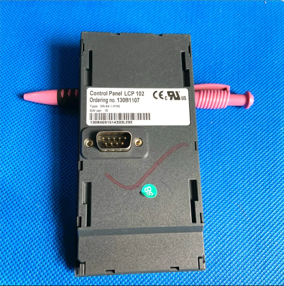 Danfoss inverter LCP102 display 301/302/102 operation control panel keyboard 130B1107 
Danfoss inverter LCP102 display 301/302/102 operation control panel keyboard 130B1107