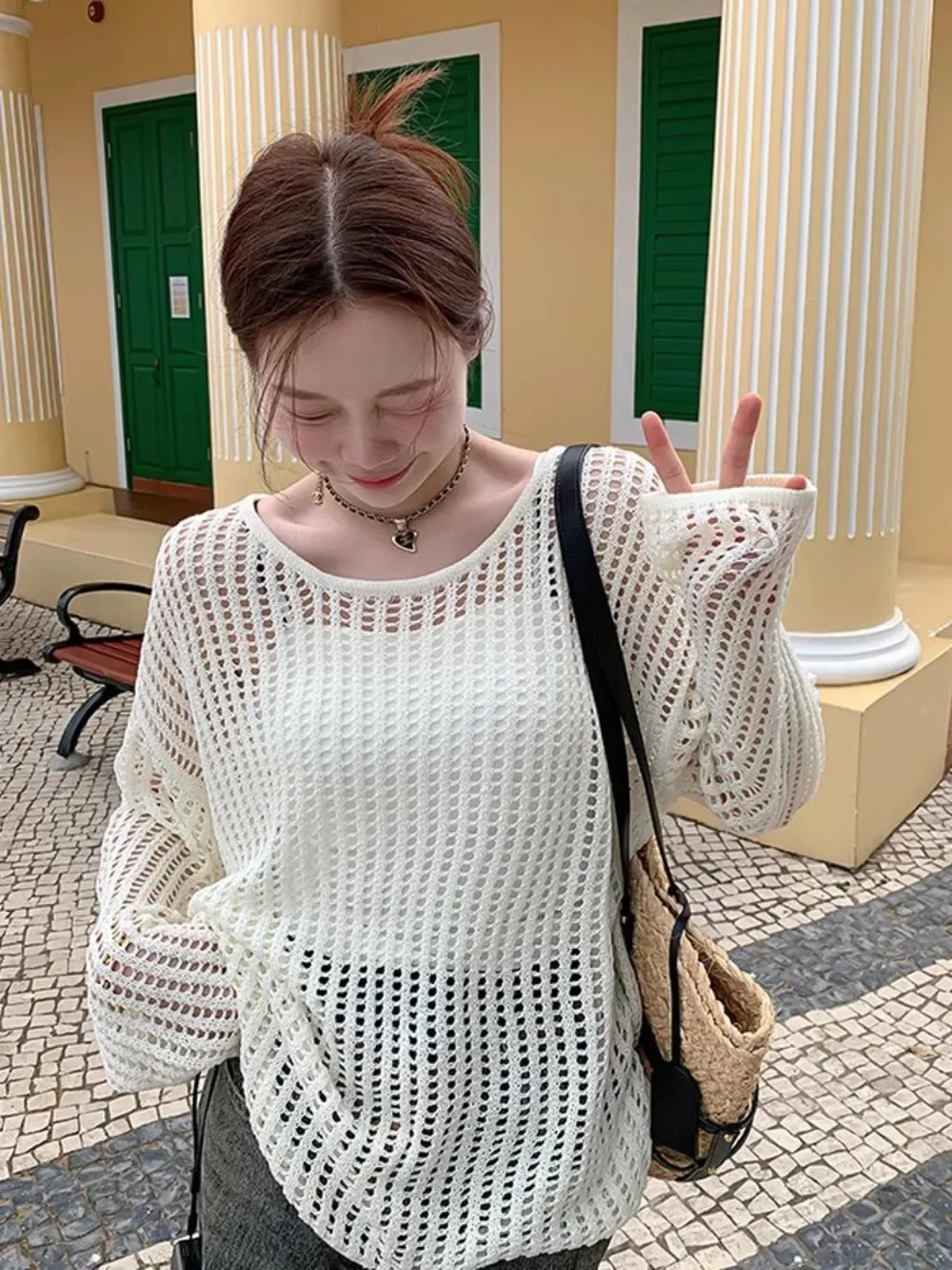 

Skeleton knit shirt top female summer 2024 new small thin section sunscreen smock t-shirt early spring lazy style women clothing