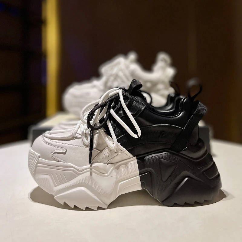 Женские кроссовки на толстой подошве, повседневная спортивная обувь, дышащие кроссовки для бега на плоской подошве, весна-осень 2023 
Женские кроссовки на толстой подошве, повседневная спортивная обувь, дышащие кроссовки для бега на плоской подошве, весна-осень 2023