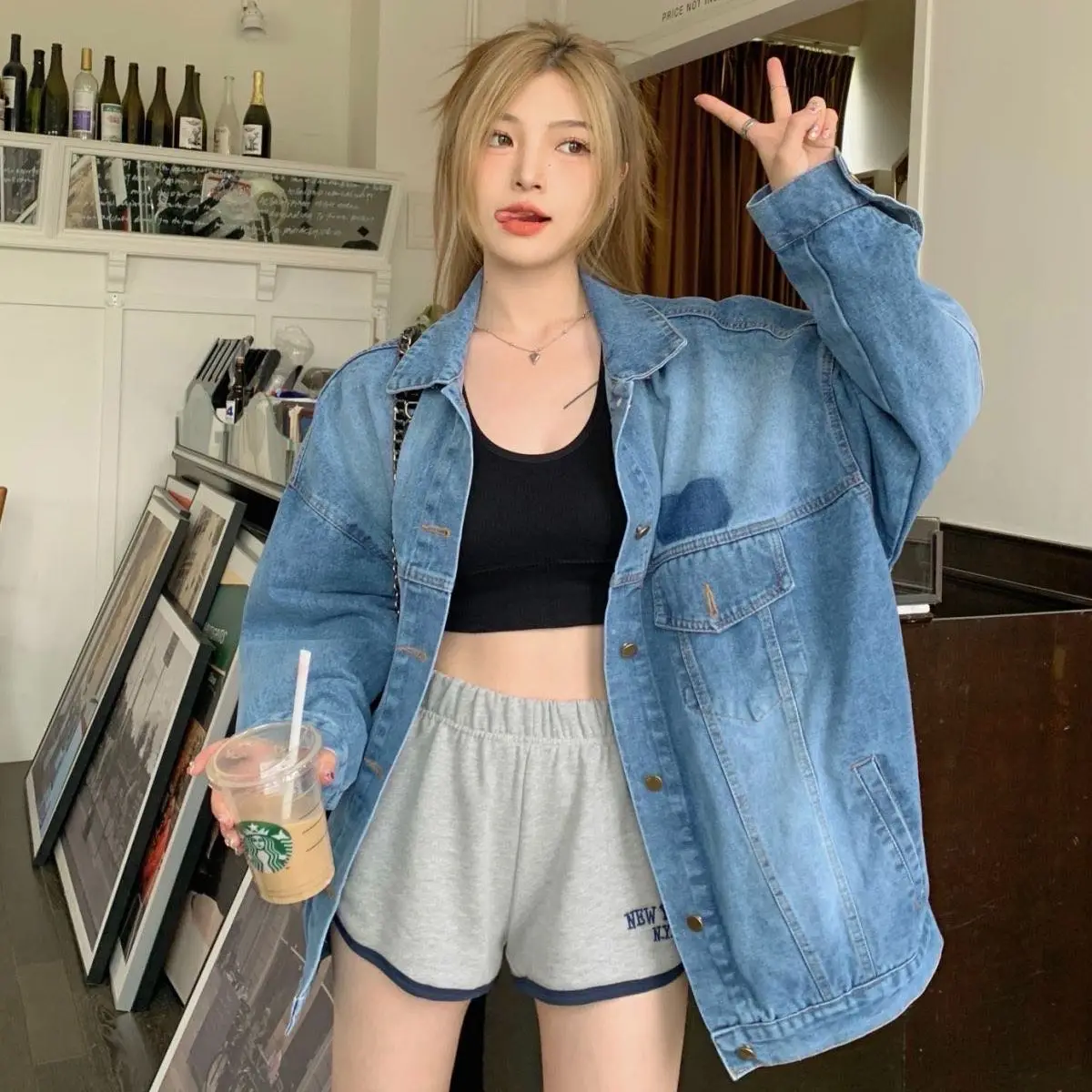 2023 New Korean Version High Grade Bomb Street Retro Hong Kong Style Loose Workwear Washed Denim Coat Women Free Shipping
2023 New Korean Version High Grade Bomb Street Retro Hong Kong Style Loose Workwear Washed Denim Coat Women Free Shipping