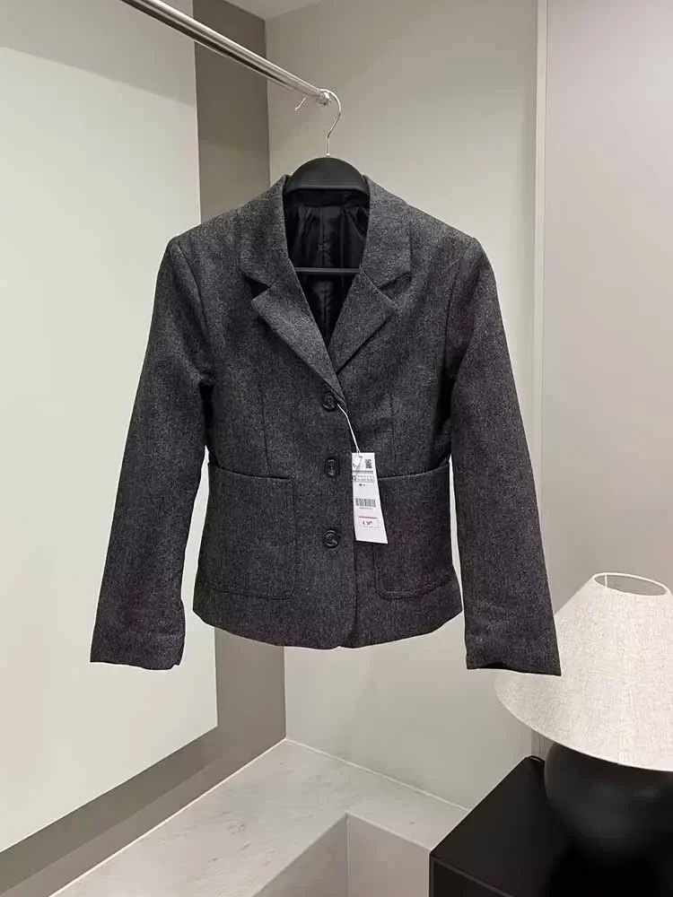 Women New Fashion Cropped wool blend Slim Single Breasted Blazer Coat Vintage Long Sleeve Pockets Female Outerwear Chic
Women New Fashion Cropped wool blend Slim Single Breasted Blazer Coat Vintage Long Sleeve Pockets Female Outerwear Chic