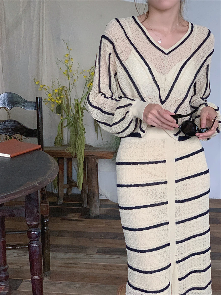 Suits Women Work Wear Knitted Thin Sweaters High Waist Fashion Skirts Autumn 2022 OL Office Lady Slim Two Pieces Skirts Sets
Suits Women Work Wear Knitted Thin Sweaters High Waist Fashion Skirts Autumn 2022 OL Office Lady Slim Two Pieces Skirts Sets