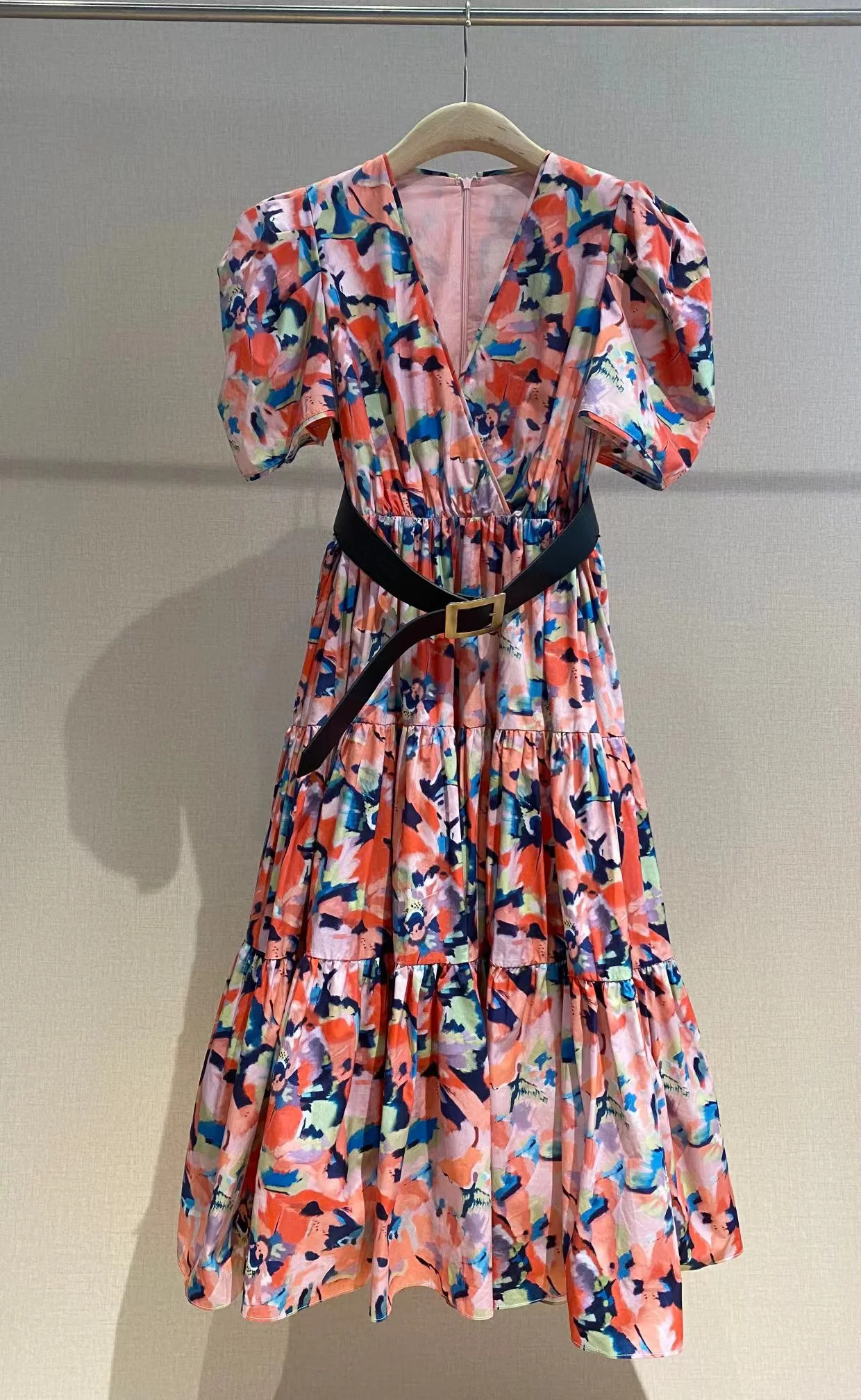 Fyion Women's Spring Cotton Dress 2022 Runway Fashion Lantern Sleeve V-Neck Belt Flower Printed Midi Party Dress
Fyion Women's Spring Cotton Dress 2022 Runway Fashion Lantern Sleeve V-Neck Belt Flower Printed Midi Party Dress