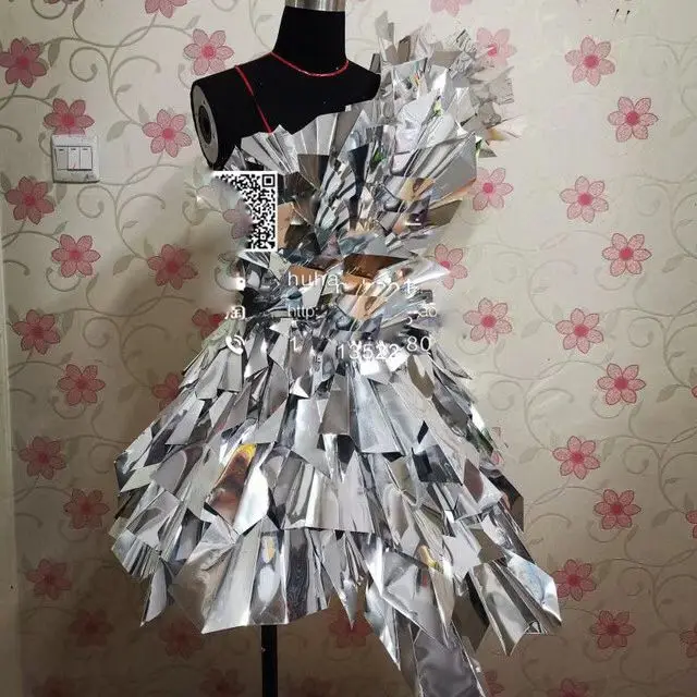 Hard and durable clothing Sexy Future Technology silver dress model catwalk stage show parade theme stage dance costume
Hard and durable clothing Sexy Future Technology silver dress model catwalk stage show parade theme stage dance costume
