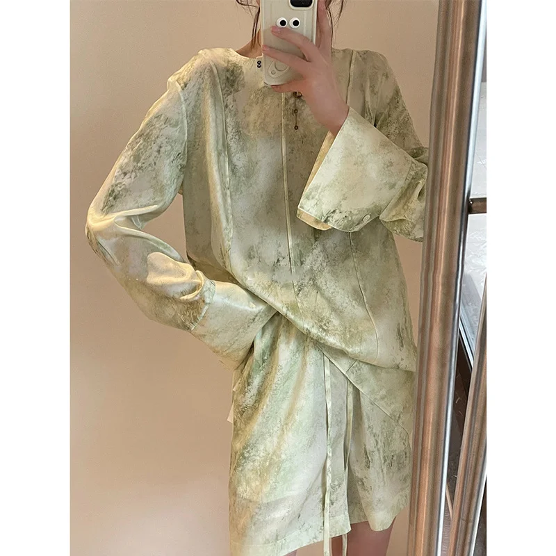 Small Design Summer New Ink Painting Print Loose Sleeve Shirt Elastic Waist Shorts Set for Women
Small Design Summer New Ink Painting Print Loose Sleeve Shirt Elastic Waist Shorts Set for Women