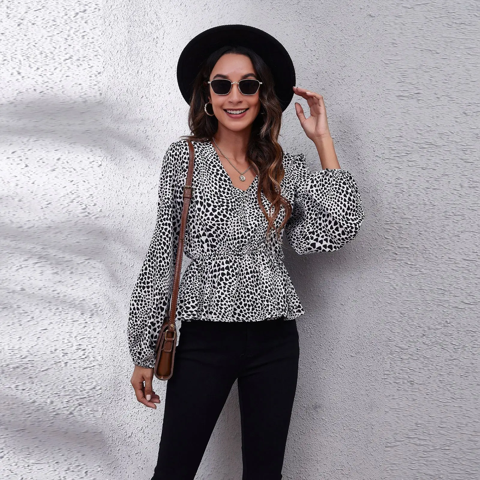 2022 Spring Women Casual Shirts Shaped Waist Sexy V-Neck Print Color Chiffon Elegant Fashion Office Ladies Female Blouse C3420
2022 Spring Women Casual Shirts Shaped Waist Sexy V-Neck Print Color Chiffon Elegant Fashion Office Ladies Female Blouse C3420