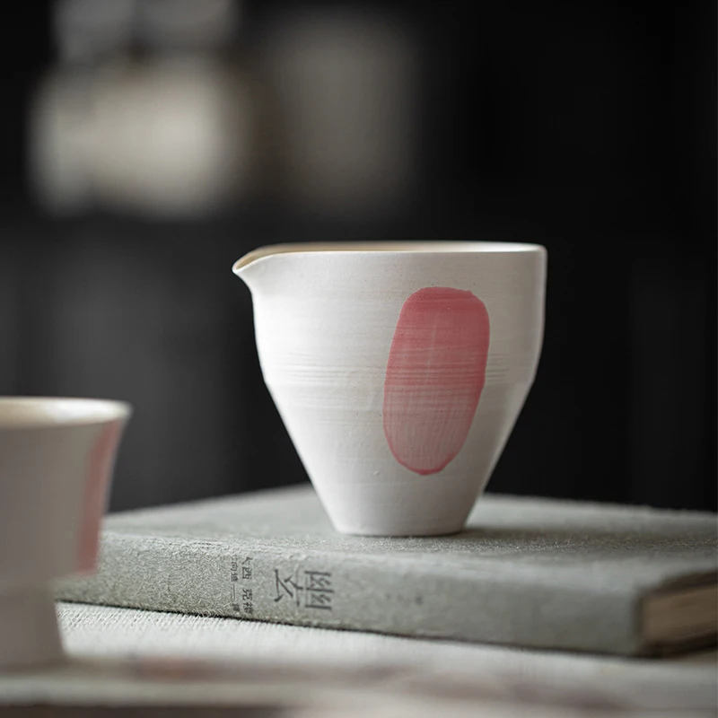 Hand-painted rough pottery, hand-pulled Gongdao cup, household Japanese retro tea dispenser, uniform tea cup, tea sea
Hand-painted rough pottery, hand-pulled Gongdao cup, household Japanese retro tea dispenser, uniform tea cup, tea sea