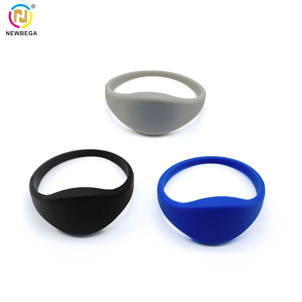 Waterproof Wrist Band 13.56MHZ RFID ISO14443A F08 Wristband MF Classic 1K S50 Black Dia55mm IC Smart Silicon Bracelet New Design
Waterproof Wrist Band 13.56MHZ RFID ISO14443A F08 Wristband MF Classic 1K S50 Black Dia55mm IC Smart Silicon Bracelet New Design