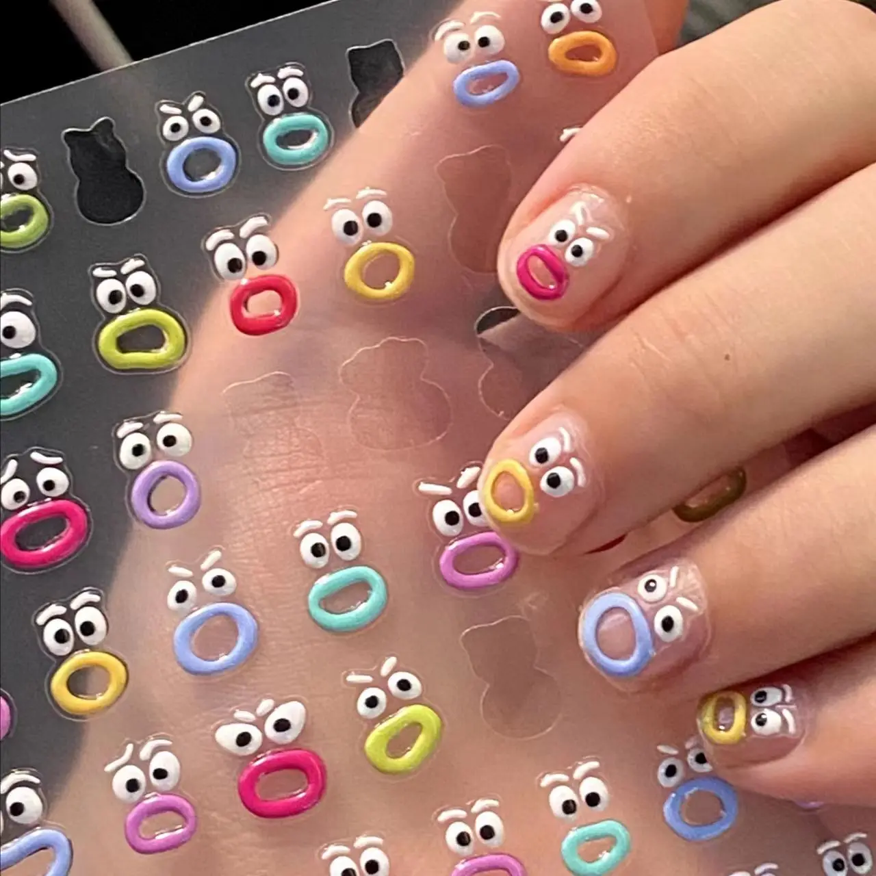 Kawaii уродливая рельефная Наклейка 3D трехмерная Наклейка для ногтей Женская наклейка для ногтей с рисунком допамина
Kawaii уродливая рельефная Наклейка 3D трехмерная Наклейка для ногтей Женская наклейка для ногтей с рисунком допамина