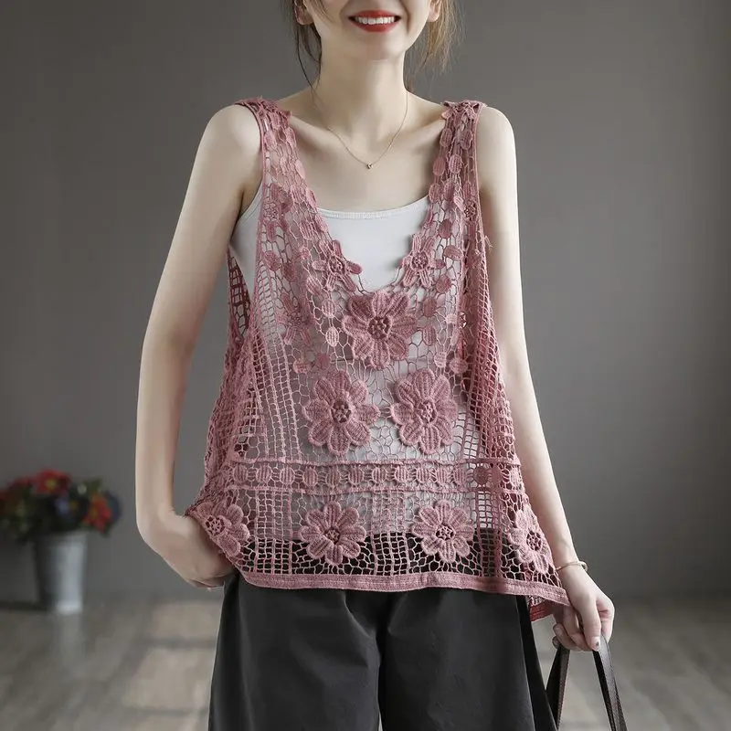 2024 Elegant Women's Embroidery Hollow Out Knit Top Sleeveless Casual Deep V-collar Casual Loose Fit Crop Top Vests L199
2024 Elegant Women's Embroidery Hollow Out Knit Top Sleeveless Casual Deep V-collar Casual Loose Fit Crop Top Vests L199