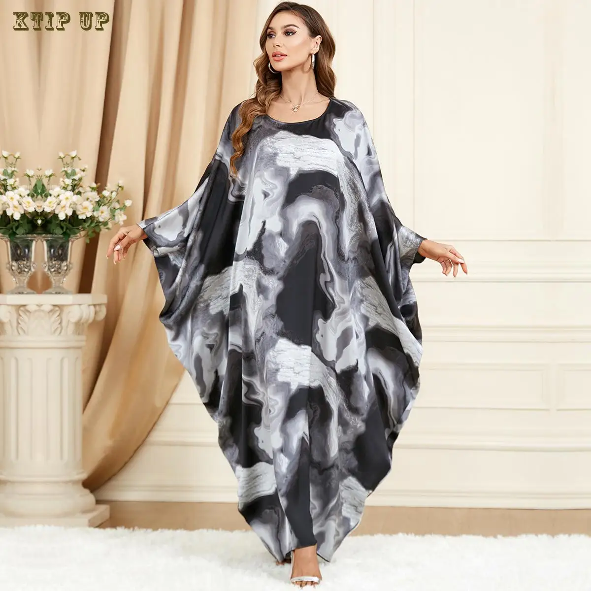 

Black And White Contrast Bat Sleeve Middle Eastern Arabian Muslim Dress Loose Fashion Large Dress Jelaba Femme Musulman Turkish