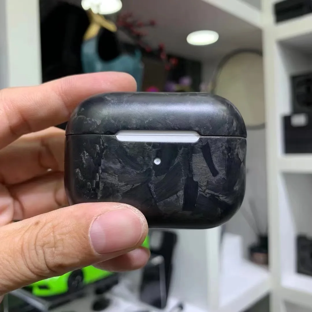 Оригинальные аксессуары из углеродного волокна для AirPods Pro 2, кованый чехол для беспроводных наушников, матовый глянцевый черный для AirPods Pro2, аксессуары 2-го поколения
Оригинальные аксессуары из углеродного волокна для AirPods Pro 2, кованый чехол для беспроводных наушников, матовый глянцевый черный для AirPods Pro2, аксессуары 2-го поколения