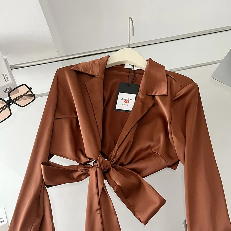 QOERLIN Vintage Bandage Cropped Tops Micro Flare Sleeve Shirts Elegant Stylish Notched Collar Blouse with Shoulder Pad Shirts
QOERLIN Vintage Bandage Cropped Tops Micro Flare Sleeve Shirts Elegant Stylish Notched Collar Blouse with Shoulder Pad Shirts