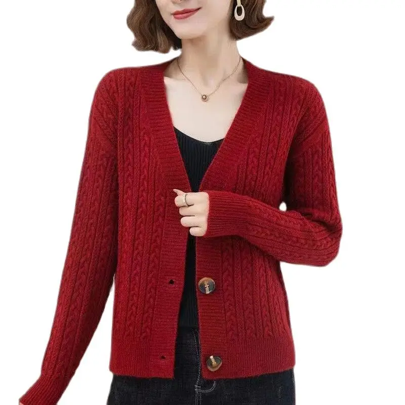 Fashion V-Neck Knitting Sweater Cardigan Coat Female 2023 New Spring Autumn Knitwear Tops Korean Short Jacket Mother Clothing
Fashion V-Neck Knitting Sweater Cardigan Coat Female 2023 New Spring Autumn Knitwear Tops Korean Short Jacket Mother Clothing
