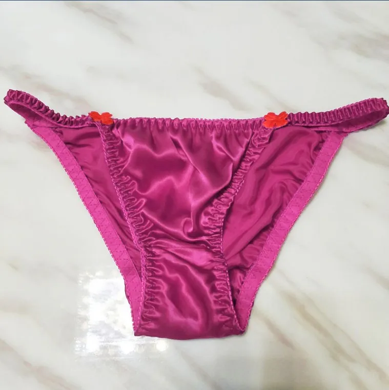 Women's Panties Summer Sexy Silk Panties Soft Smooth Glossy Swimwear Underwear Comfortable G-String Thong Briefs Underpants
Women's Panties Summer Sexy Silk Panties Soft Smooth Glossy Swimwear Underwear Comfortable G-String Thong Briefs Underpants