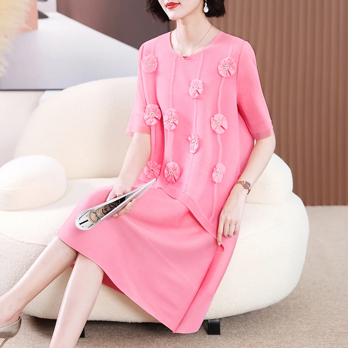 Miyake Pleated Dress Women 2023 Autumn New Mesh Gauze 3D flower ordering Embroidery Round Neck, Loose Plus Size Women's Clothing
Miyake Pleated Dress Women 2023 Autumn New Mesh Gauze 3D flower ordering Embroidery Round Neck, Loose Plus Size Women's Clothing