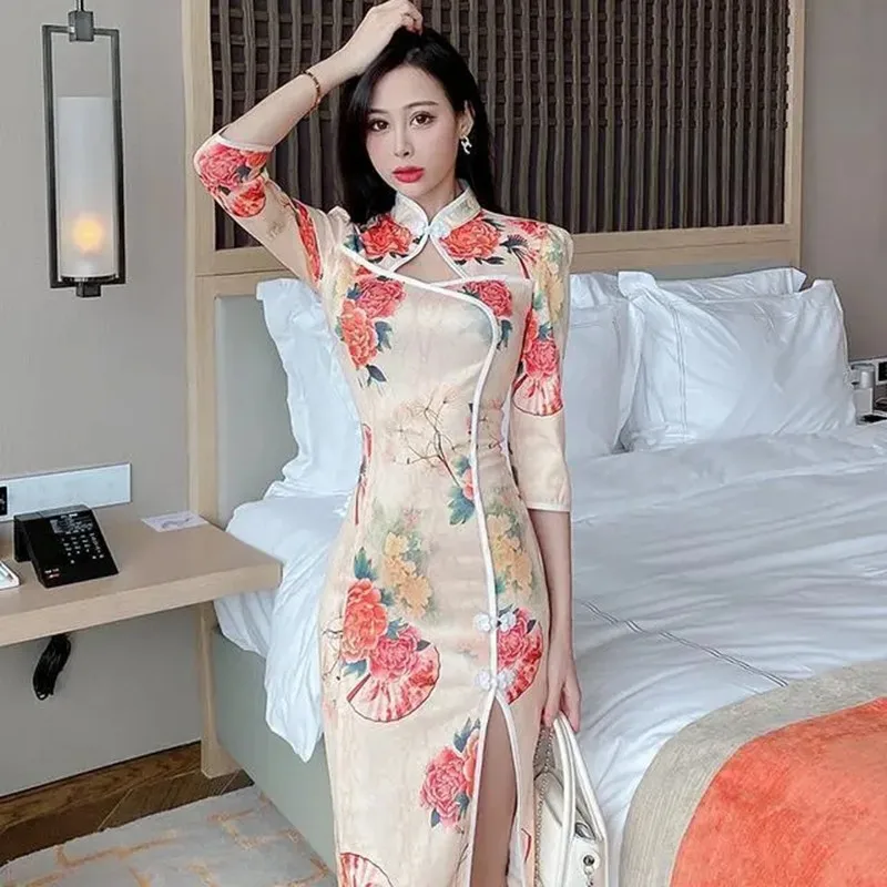 Fashion Printed Improved Cheongsam Women Spring Chinese Style Velvet Modern Cheongsamlong-sleeved Split Elegant Dress New Qipao
Fashion Printed Improved Cheongsam Women Spring Chinese Style Velvet Modern Cheongsamlong-sleeved Split Elegant Dress New Qipao