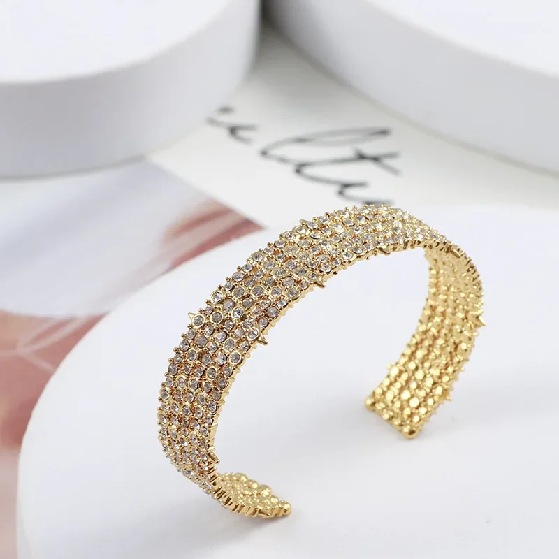 European And American Jewelry Wholesale Shining Irregular Fan-Shaped Detachable Floating Earrings
European And American Jewelry Wholesale Shining Irregular Fan-Shaped Detachable Floating Earrings