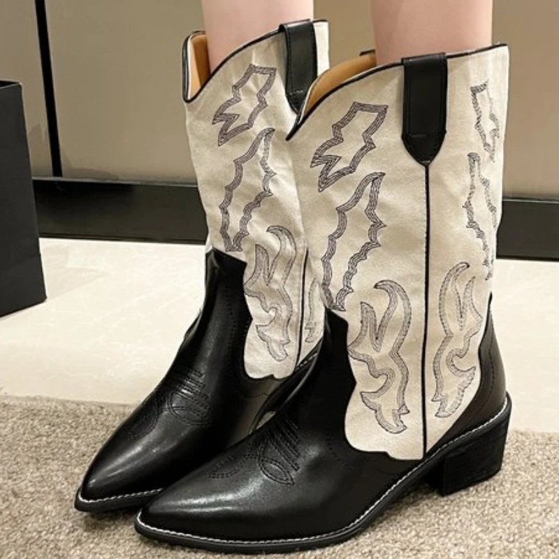 Женские сапоги без шнуровки, модные современные сапоги с вышивкой, привлекательные сапоги до середины икры с острым носком, 2023
Женские сапоги без шнуровки, модные современные сапоги с вышивкой, привлекательные сапоги до середины икры с острым носком, 2023