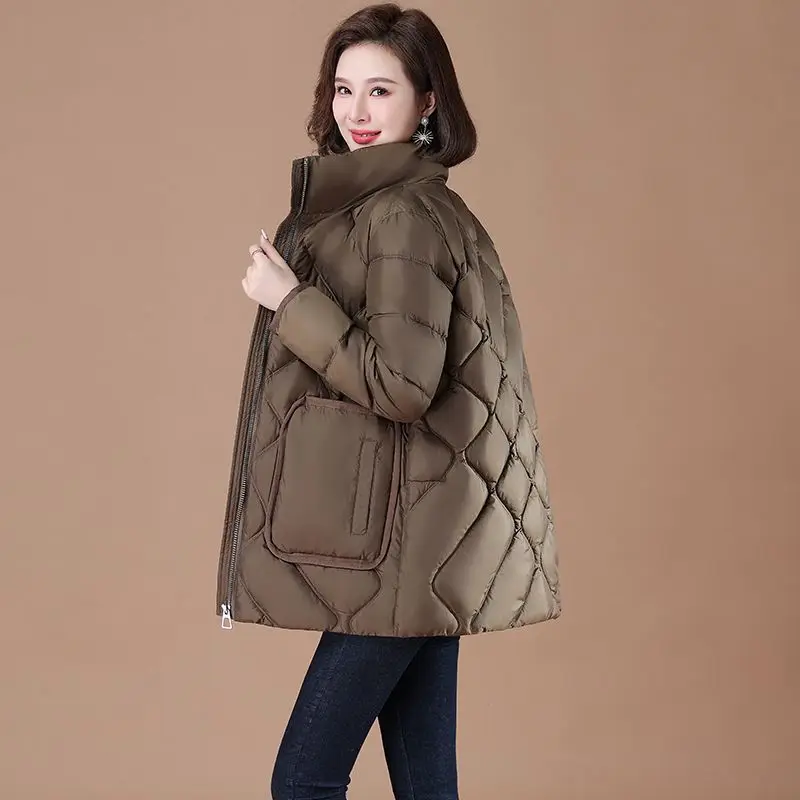 Solid Color Cotton-padded Women's Clothing 2023 New Winter Loose Fit Jacket Thickened Winter Fashionable Cotton-padded T231
Solid Color Cotton-padded Women's Clothing 2023 New Winter Loose Fit Jacket Thickened Winter Fashionable Cotton-padded T231