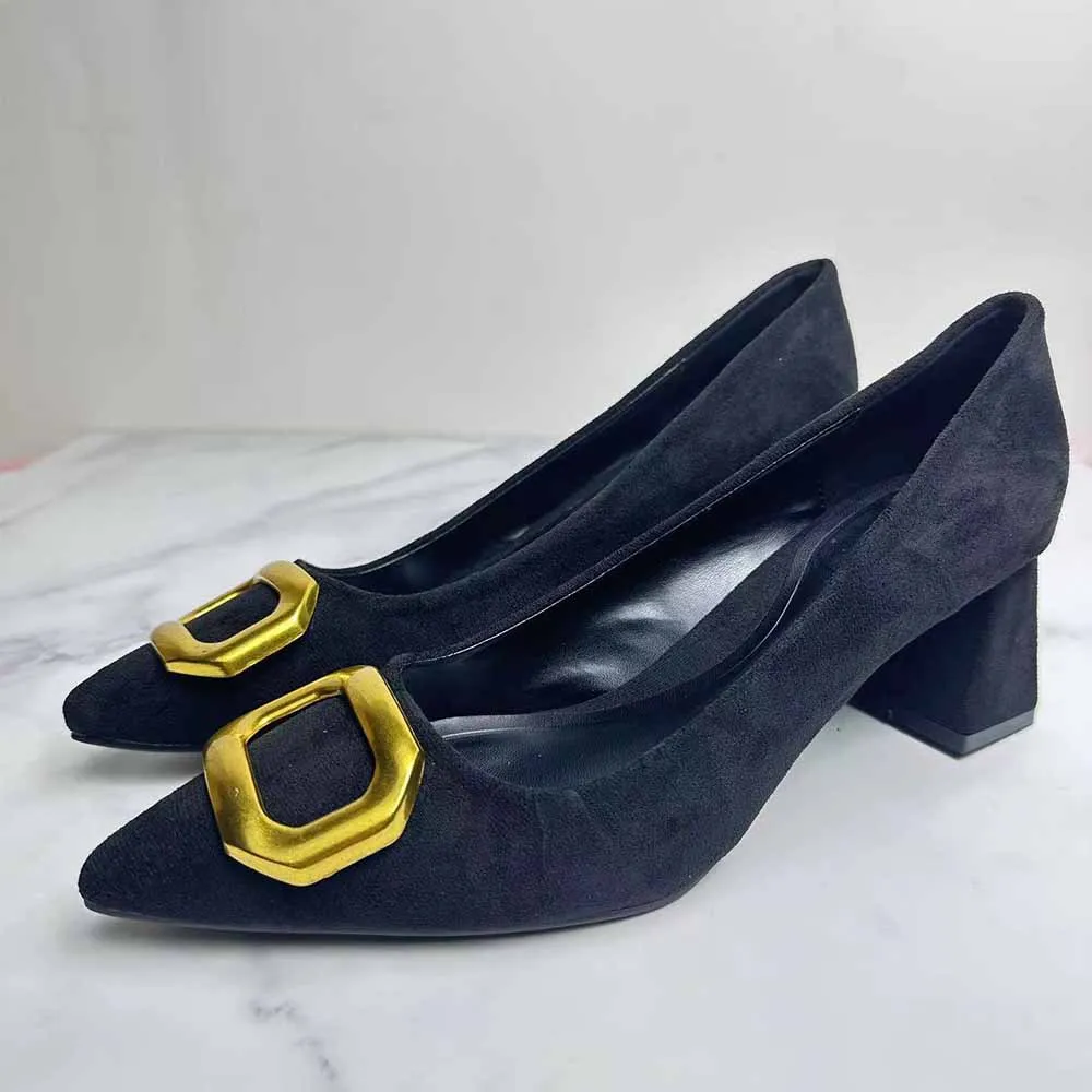2024 New Women's Shoes Fashion High-heeled Shoes Black Pointed Metal Buckle Decoration High-heeled Shoes Women.
2024 New Women's Shoes Fashion High-heeled Shoes Black Pointed Metal Buckle Decoration High-heeled Shoes Women.