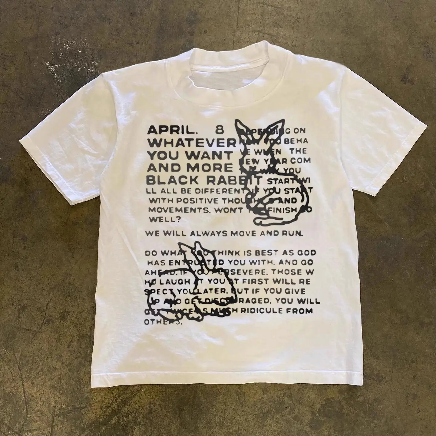 Japanese interesting two little black rabbit letter print male and female couples loose short-sleeved t-shirt trendy brand tops
Japanese interesting two little black rabbit letter print male and female couples loose short-sleeved t-shirt trendy brand tops