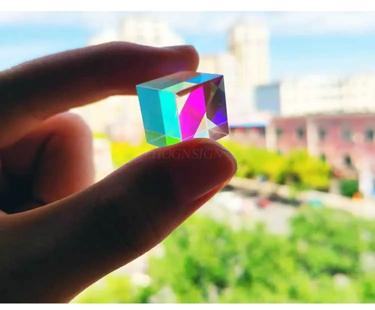 Combined color prism cube 20mm six-sided large pendant triangular prism rainbow light cube beam splitting prism glass
Combined color prism cube 20mm six-sided large pendant triangular prism rainbow light cube beam splitting prism glass