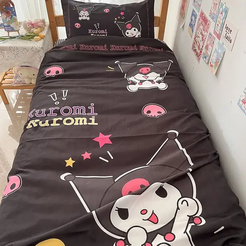 

Kawaii Sanrioed аниме мультфильм серия Kuromi милая девочка общежитие студент Комплект Простыни Из 3 частей, комплект стеганого одеяла, верхняя и нижняя часть