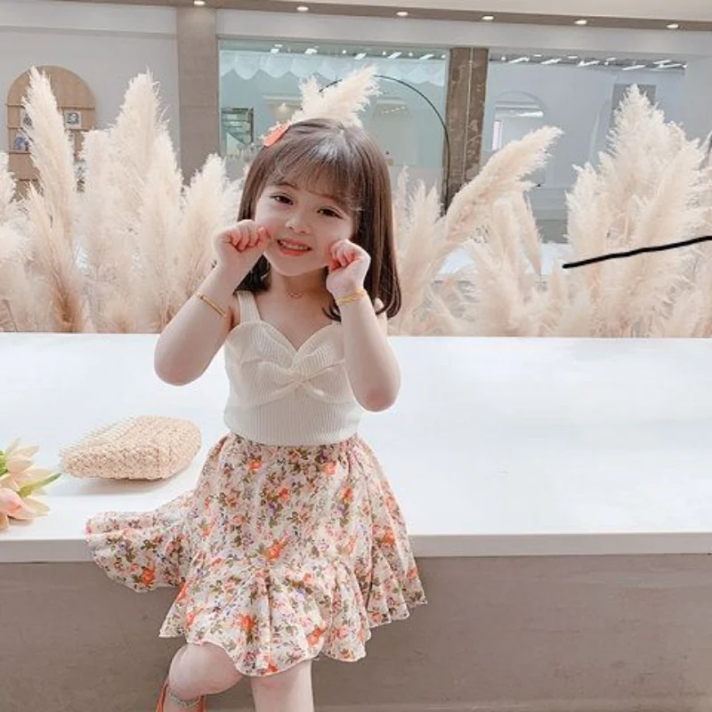 Girls Suit Western Style Floral Skirt Cute 2023 New Pure Cotton Children'sClothing TwoPiece Suit Fashion Sweet Summer Suspenders
Girls Suit Western Style Floral Skirt Cute 2023 New Pure Cotton Children'sClothing TwoPiece Suit Fashion Sweet Summer Suspenders
