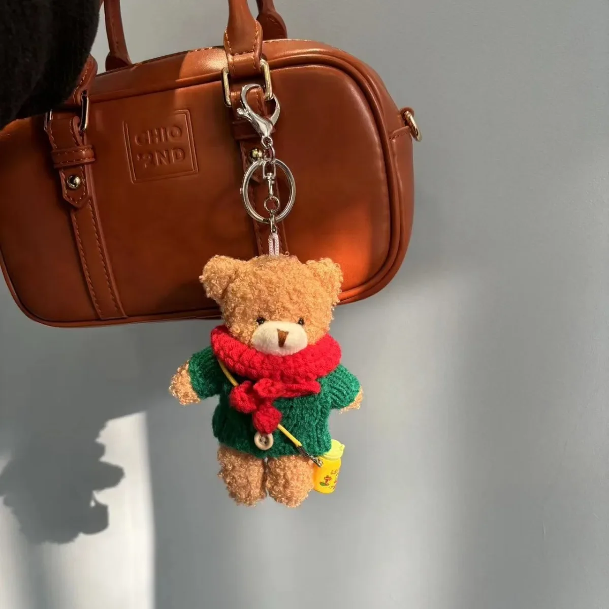 Cute Sweater Bear Carrying Water Cup Soft Stuffed Plush Toys Hobbies Kawaii Exclusive Design Bag Decoration Keychain Gift Girls
Cute Sweater Bear Carrying Water Cup Soft Stuffed Plush Toys Hobbies Kawaii Exclusive Design Bag Decoration Keychain Gift Girls