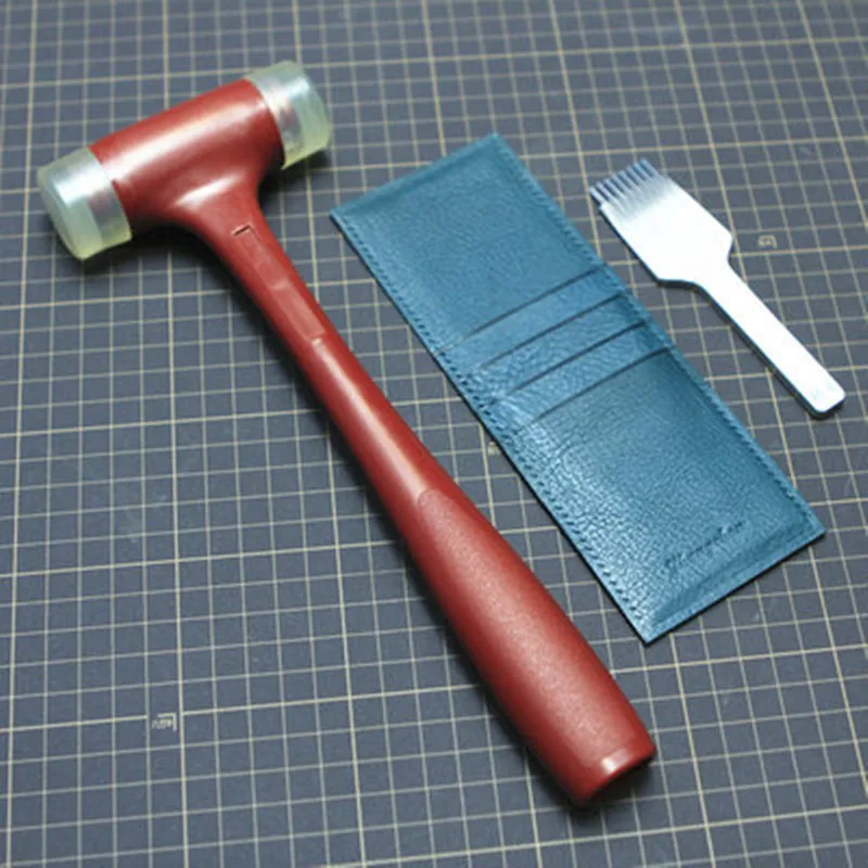 Маленький красный кожаный молоток для DIY, изделия из кожи ручной работы, резиновый молоток, Штамповочный Инструмент, 335 г
Маленький красный кожаный молоток для DIY, изделия из кожи ручной работы, резиновый молоток, Штамповочный Инструмент, 335 г