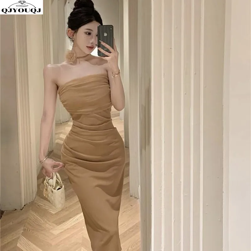 

2024 Spring/Summer Mesh Splicing Wrapped Chest Dress New Sexy Hanging Neck Flower Wrapped Hip Women's Long Dress