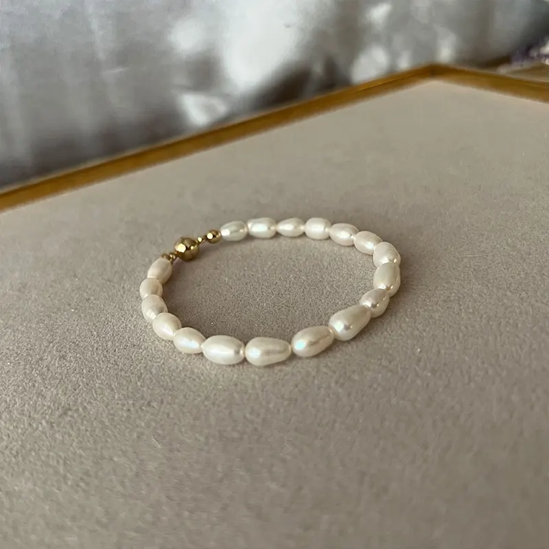 5-6mm Natural Rice Shape Pearl Bracelet, Magnet Buckle, Retro Fashion, High Quality, 5-6mm, 14-20cm Size
5-6mm Natural Rice Shape Pearl Bracelet, Magnet Buckle, Retro Fashion, High Quality, 5-6mm, 14-20cm Size
