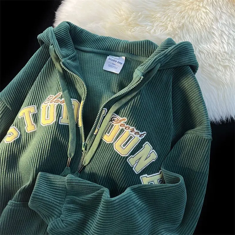 American Fashion Brand Street Retro Corduroy Embroidery Letters Jackets Women Ins Autumn Loose Zipper Hooded Cardigan Men Coats
American Fashion Brand Street Retro Corduroy Embroidery Letters Jackets Women Ins Autumn Loose Zipper Hooded Cardigan Men Coats