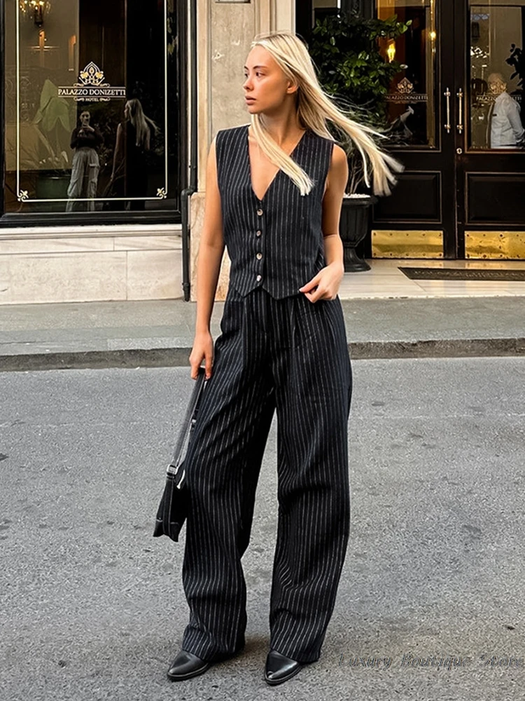 Женский офисный комплект из двух предметов, жилет и брюки с широкими штанинами в полоску, комплект одежды для офиса, лето 2024
Женский офисный комплект из двух предметов, жилет и брюки с широкими штанинами в полоску, комплект одежды для офиса, лето 2024