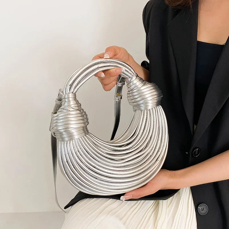 Лидер продаж, Модные индивидуальные Сумки из искусственной кожи, роскошные уникальные дизайнерские изысканные плетеные сумки через плечо для женщин, новый стиль 2024
Лидер продаж, Модные индивидуальные Сумки из искусственной кожи, роскошные уникальные дизайнерские изысканные плетеные сумки через плечо для женщин, новый стиль 2024