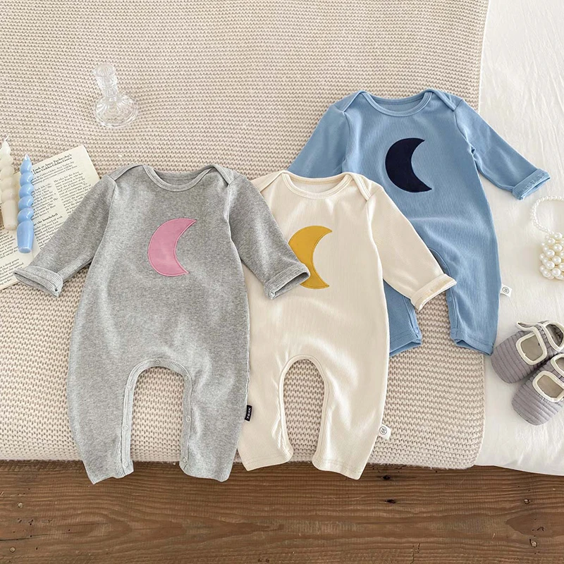 Детские комбинезоны с длинным рукавом и Луной
Детские комбинезоны с длинным рукавом и Луной