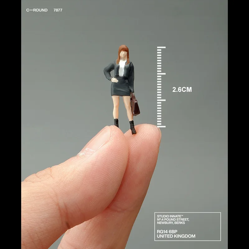 Resin Handmade Painted 1/64 Business Female Boss Miniature Figure Model Props DIY Creative Photography Collection Cars Vehicle
Resin Handmade Painted 1/64 Business Female Boss Miniature Figure Model Props DIY Creative Photography Collection Cars Vehicle