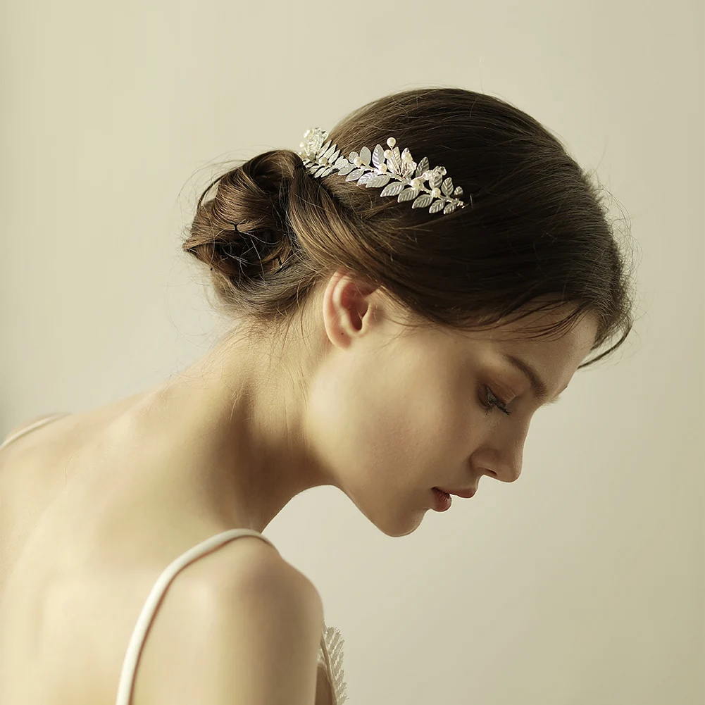 O847 Elegant Wedding Bridal Headdress Alloy Leaves Pearls Handmade Brides Bridesmaid Headpiece Women Pageant Hairwear
O847 Elegant Wedding Bridal Headdress Alloy Leaves Pearls Handmade Brides Bridesmaid Headpiece Women Pageant Hairwear
