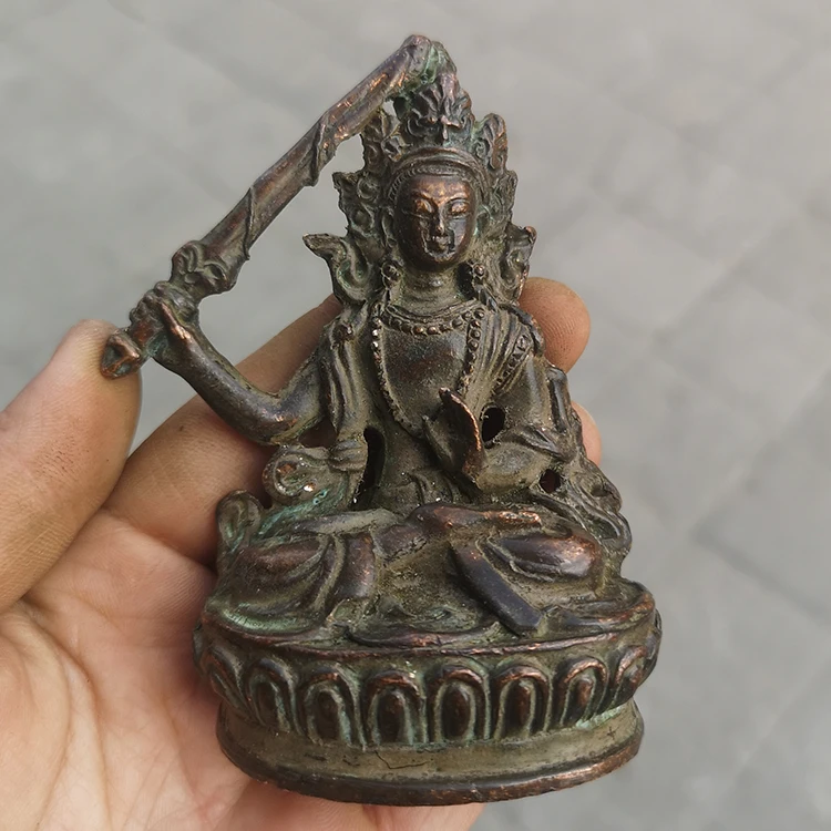 Antique pure copper Tantric Manjushri Manjusri Buddha handicraft belongs to the copper living room of the Rabbit Life Buddha
Antique pure copper Tantric Manjushri Manjusri Buddha handicraft belongs to the copper living room of the Rabbit Life Buddha