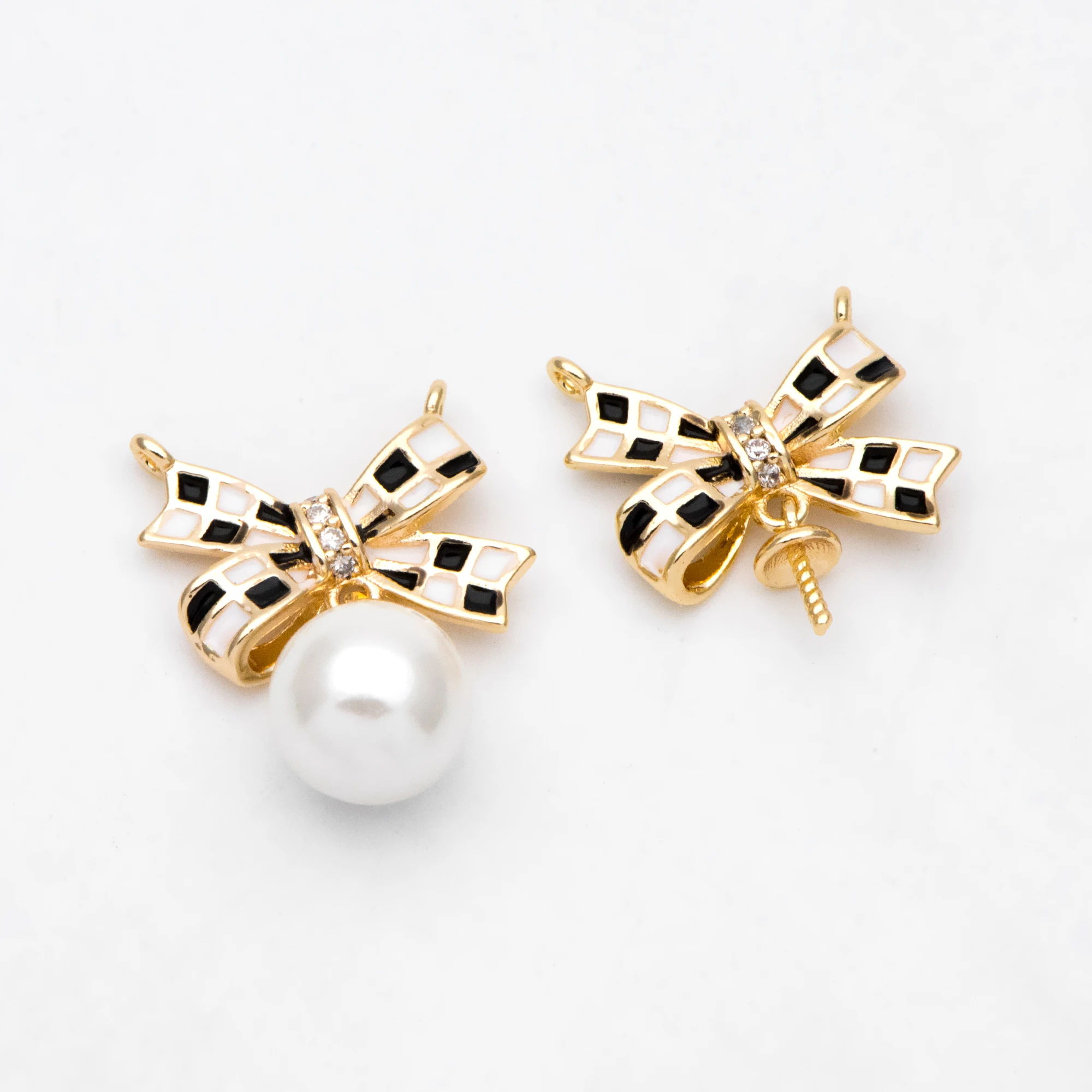 4pcs CZ Paved Gold Enamel Bowknot Connector 15mm, DIY Pearl Peg Mounts, Half Drilled Pearl Settings (GB-3073)
4pcs CZ Paved Gold Enamel Bowknot Connector 15mm, DIY Pearl Peg Mounts, Half Drilled Pearl Settings (GB-3073)