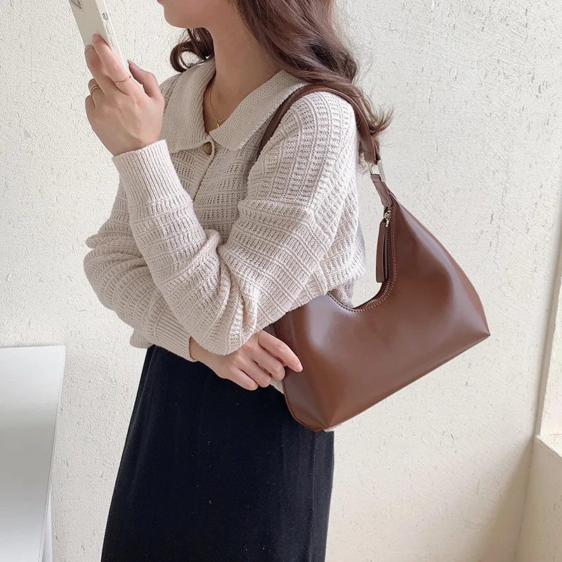 Korean New Women's PU Hand Bag Fashionable Women's Shoulder Bag Solid Color All-match
Korean New Women's PU Hand Bag Fashionable Women's Shoulder Bag Solid Color All-match