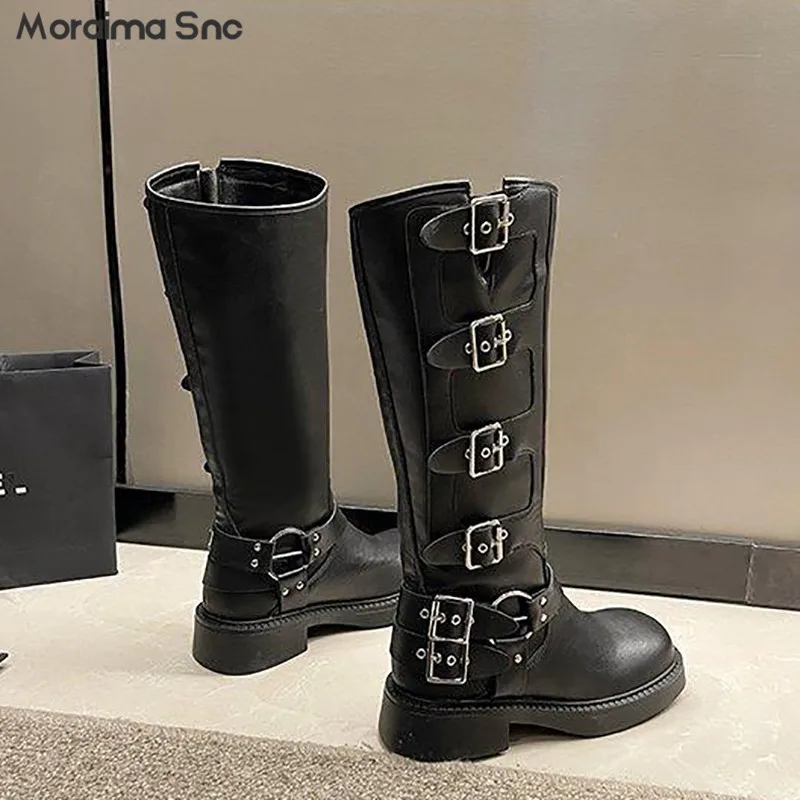 Black Retro Square Toe Sleeve Boots New Belt Buckle Thick Heel Western Cowboy Boots Fashion Handsome Ladies Cavalier Boots 
Black Retro Square Toe Sleeve Boots New Belt Buckle Thick Heel Western Cowboy Boots Fashion Handsome Ladies Cavalier Boots