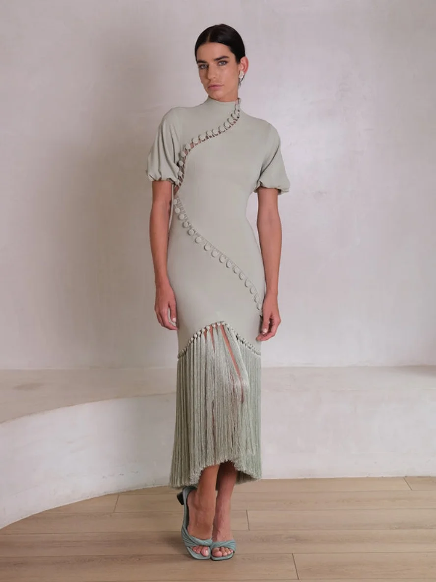 Grey Saudi Arabia Short Sleeve High Collar Prom Dresses Buttons Tassels Robe Des Cocktail Chinese Style Evening Dresses 2023
Grey Saudi Arabia Short Sleeve High Collar Prom Dresses Buttons Tassels Robe Des Cocktail Chinese Style Evening Dresses 2023