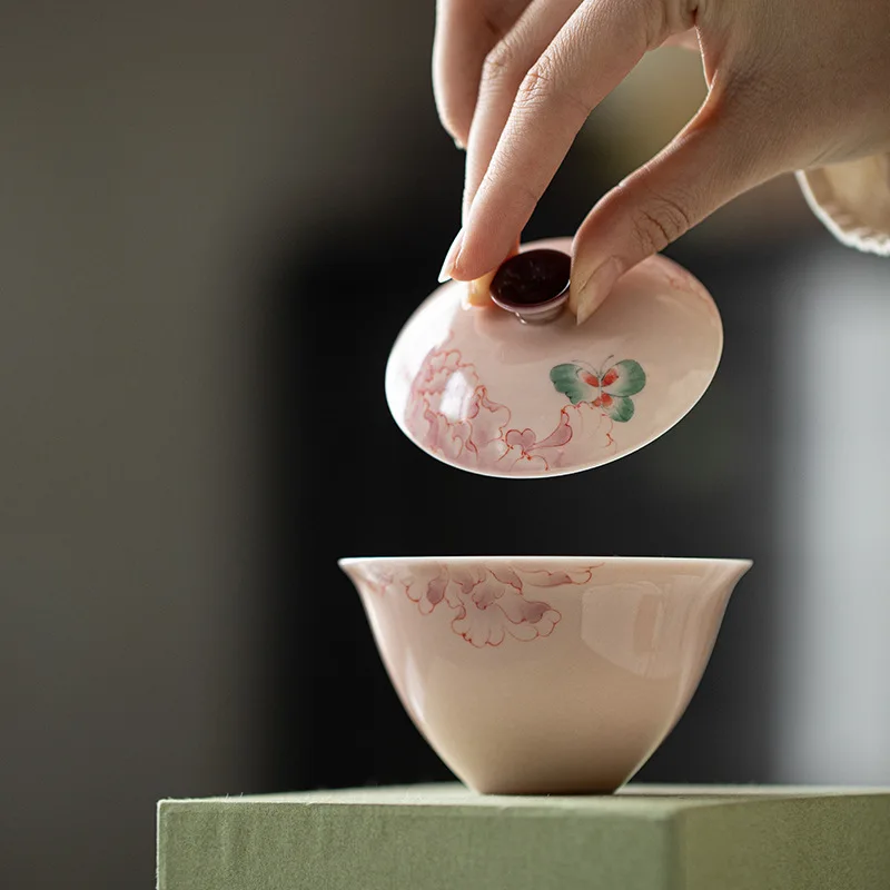 Underglaze color hand-painted cover bowl, handmade thin tire tea making bowl, tea cup, not hot to hand, Japanese Kung Fu tea set
Underglaze color hand-painted cover bowl, handmade thin tire tea making bowl, tea cup, not hot to hand, Japanese Kung Fu tea set
