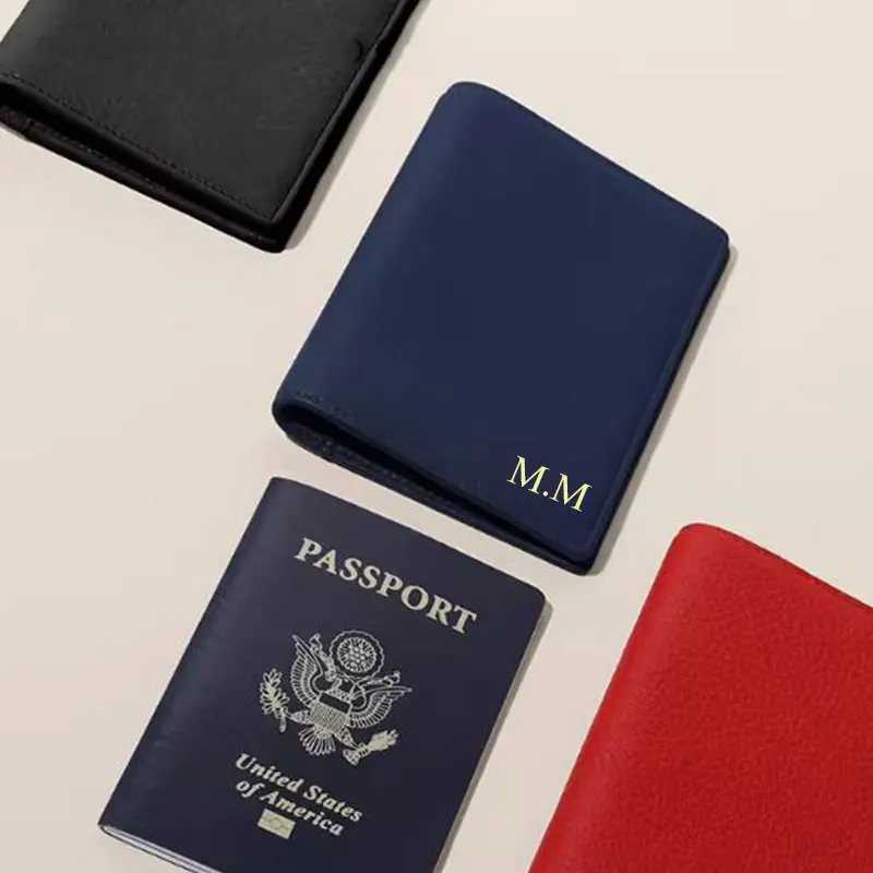 

Индивидуальный Гладкий кожаный кошелек для паспорта с буквами инициала унисекс, дорожная Обложка для паспорта, держатель для карт, кошелек