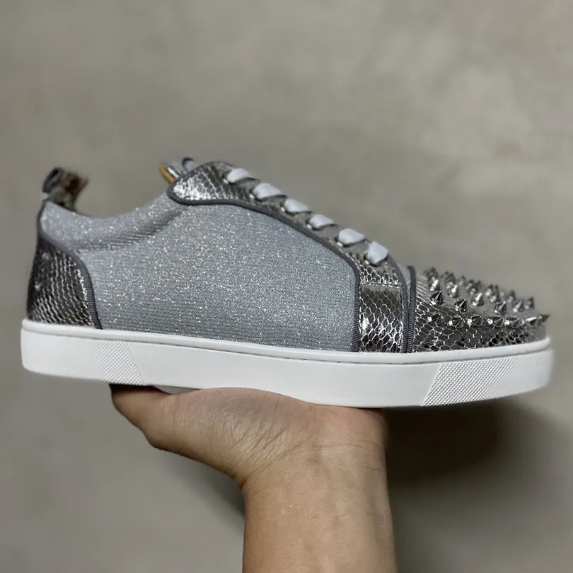 Unisex Luxury Shoes For Men Fashion Silver Casual Red Soled Spikes Shoes Flats Women Designer Sneakers
Unisex Luxury Shoes For Men Fashion Silver Casual Red Soled Spikes Shoes Flats Women Designer Sneakers