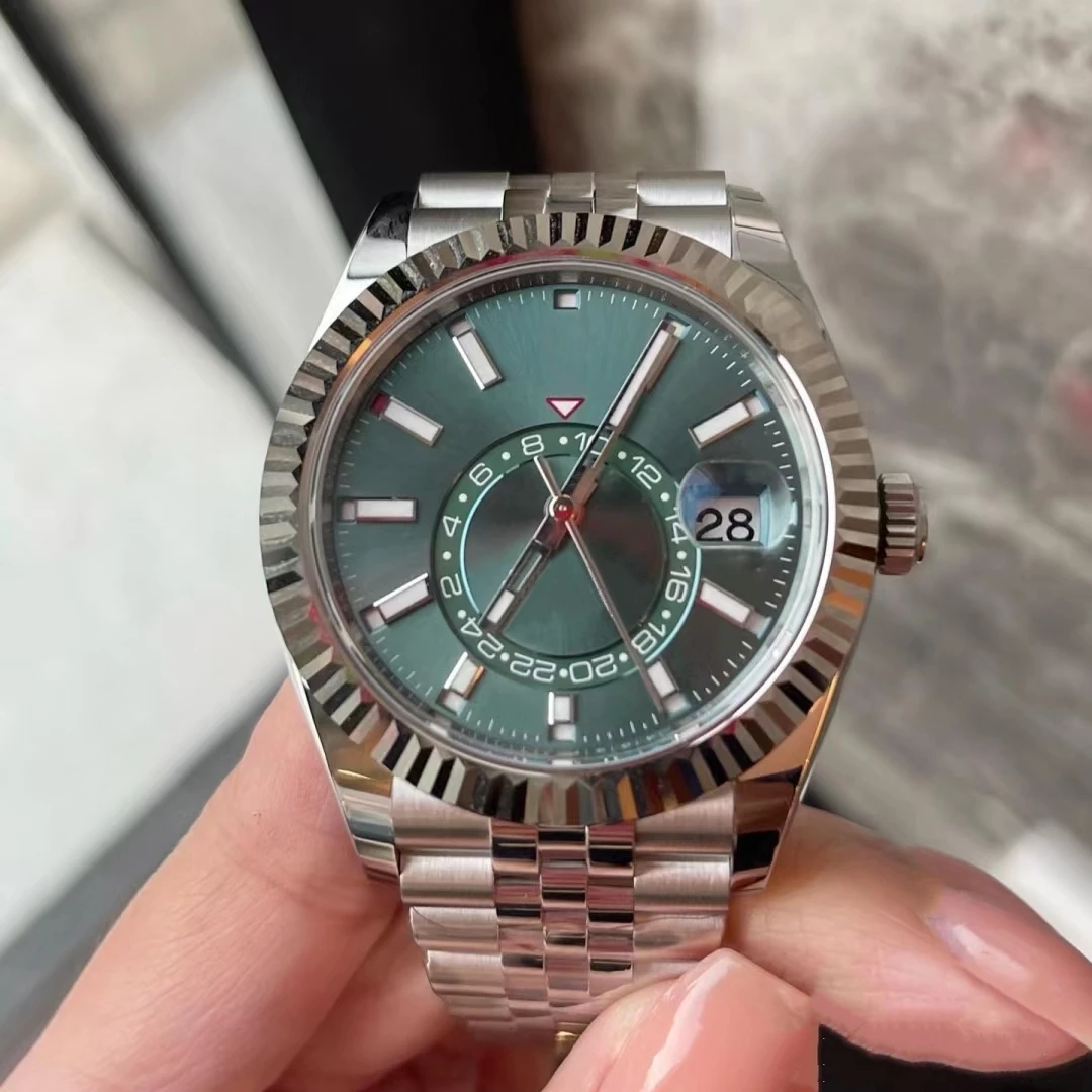 High-end Men's Watch Automatic Mechanical Stainless Steel Green Black White Calendar Month Display Night Light Dual Time Display 
High-end Men's Watch Automatic Mechanical Stainless Steel Green Black White Calendar Month Display Night Light Dual Time Display