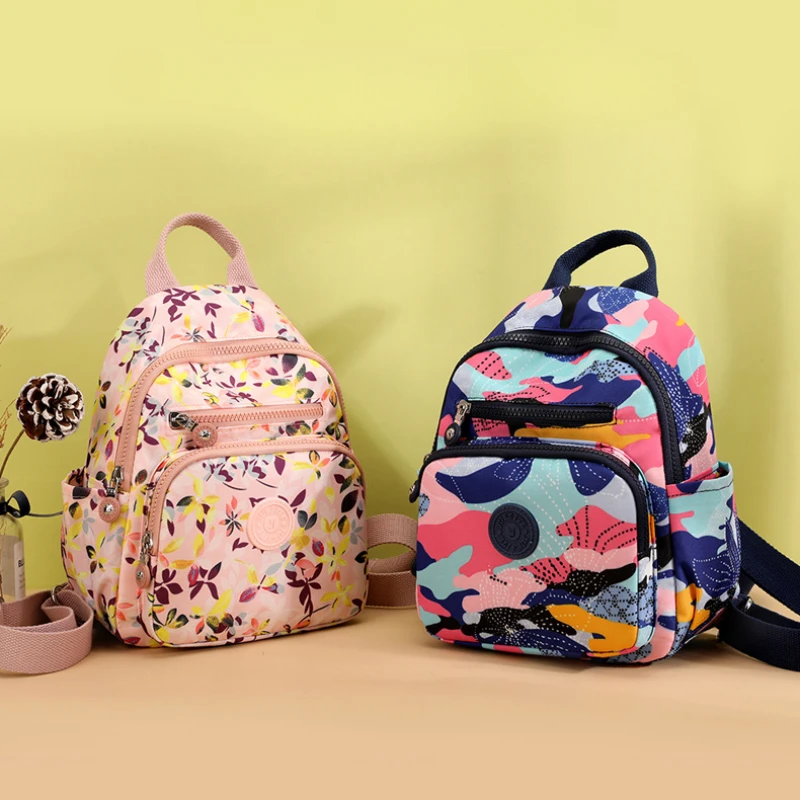 Women Floral Print Travel Waterproof Backpacks Graceful Phone Purse Holder Bag Casual Small School Bags Mini Backpacks for Girls
Women Floral Print Travel Waterproof Backpacks Graceful Phone Purse Holder Bag Casual Small School Bags Mini Backpacks for Girls